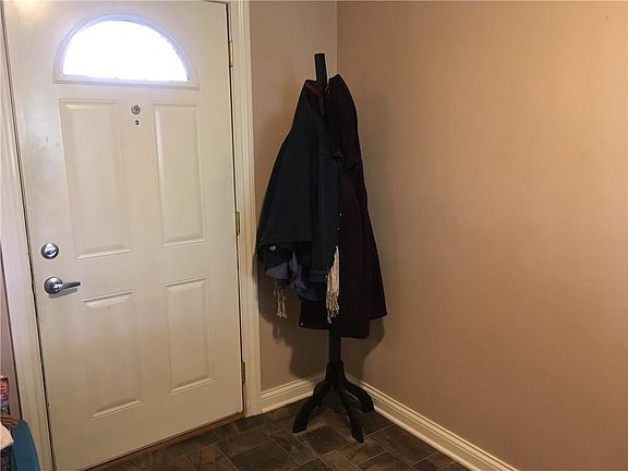 5th image of 761 Hager Ct