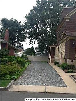 3rd image of 33 Forest St