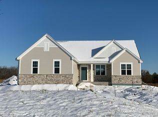 2595 Backwoods Cir, Slinger, WI 53086