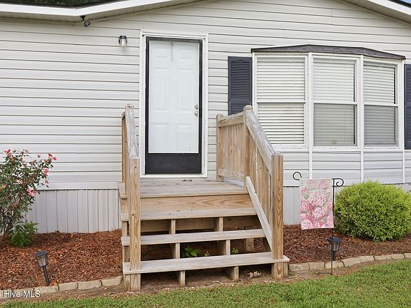 3rd image of 284 Curtis Street