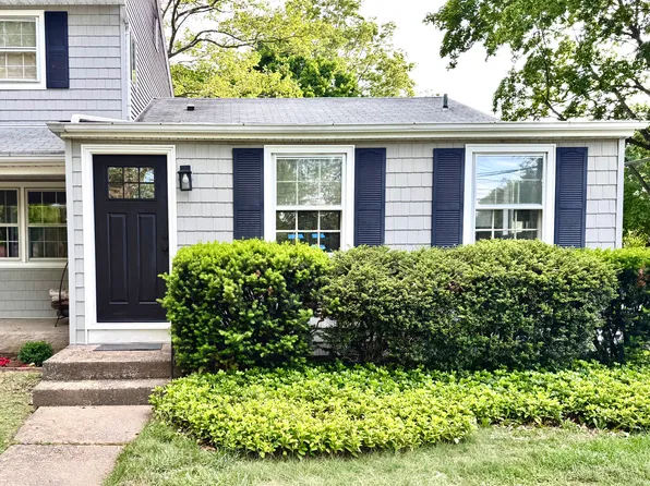 883 Park Ave, Huntington, NY 11743