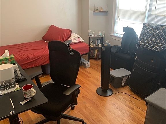 5th image of 2945 Washington St #1