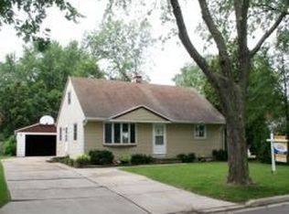 447 Oak Lawn Ave, Green Bay, WI 54304