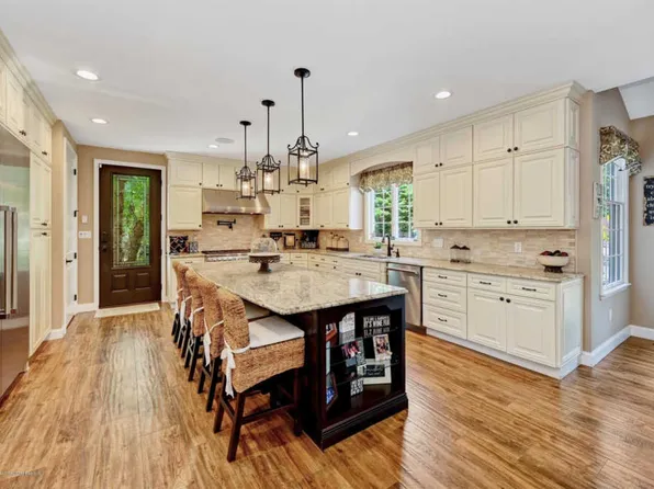 216 Kristine Ave, Manahawkin, NJ 08050