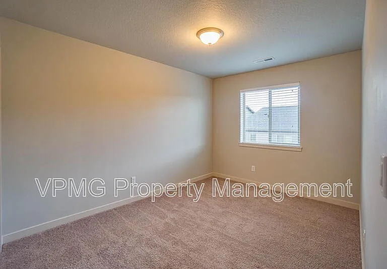 137 N 44th Pl — Photo 24