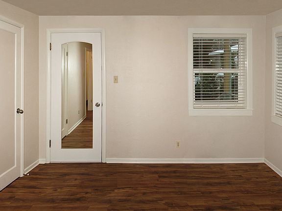 Second bedroom / Office? with private entrance
