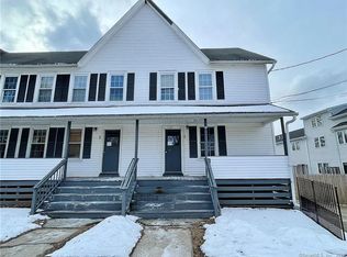 30 Anthony St #B, Jewett City, CT 06351