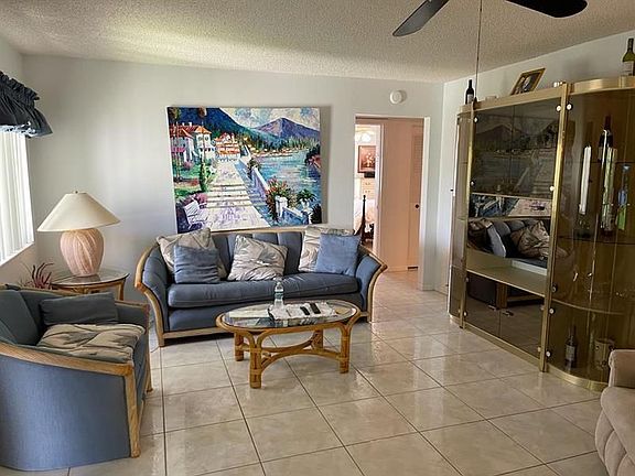 4th image of 306 Knotty Pine Cir APT C-2