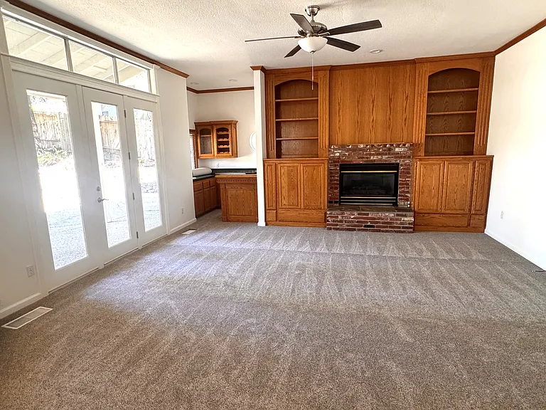 4216 Mepham Ct — Photo 11