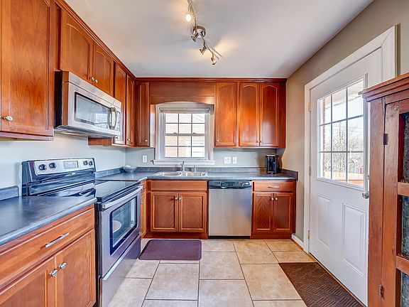 3rd image of 2716 Ellison Ave