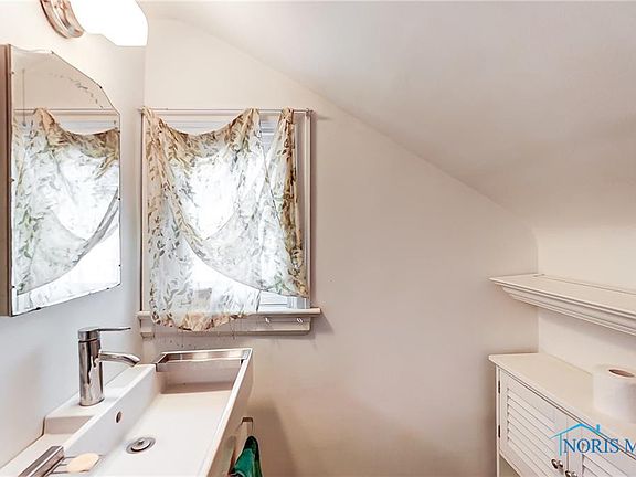 5th image of 155 Buttonwood Ave