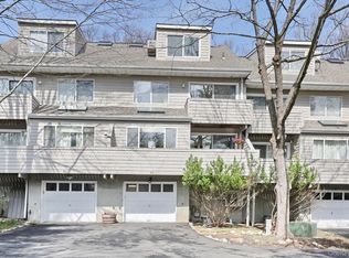 68 Hickory Hill Ln, Tappan, NY 10983
