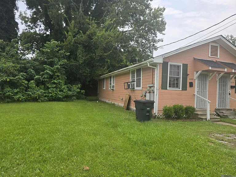 2227 Kentucky St — Photo 2