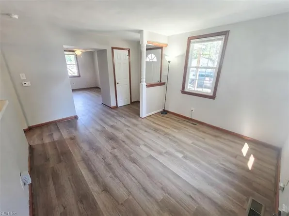 40 Culpepper Ave, Newport News, VA 23606