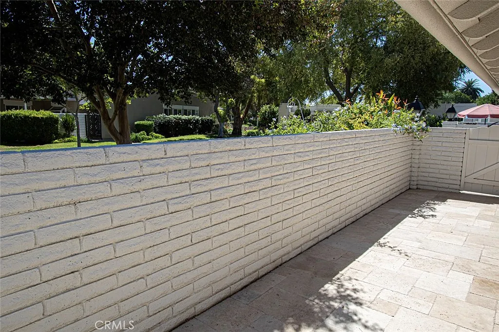 2 bed, 2.0 bath, 1010 sqft, $3,500 — Photo 3