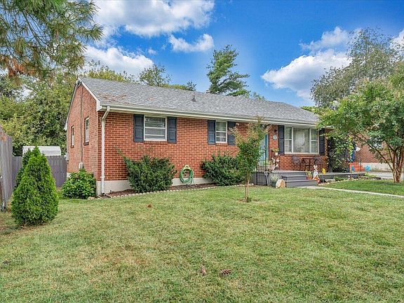 4th image of 1410 Orchard Dr