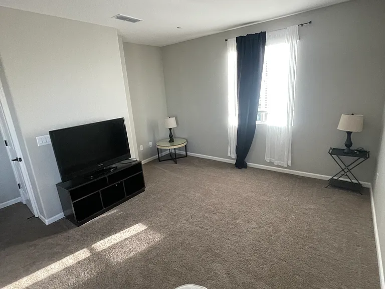 419 Daffodil Dr #2 — Photo 22