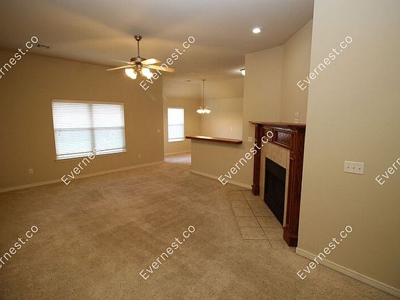 4th image of 3211 E Hudson St