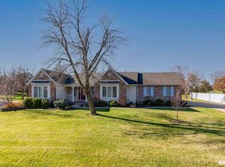 4010 Forest Rd, Davenport, IA 52807