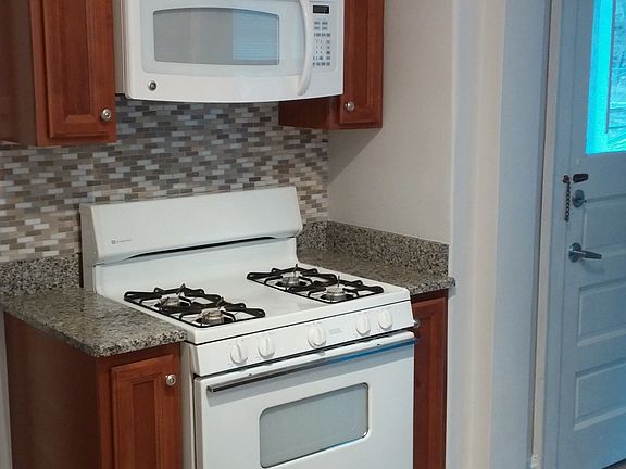 5th image of 2983 Linwood Ave