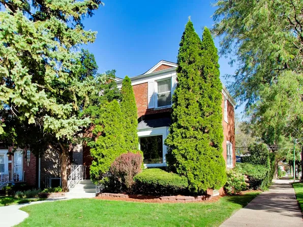 8857 S Cregier Ave, Chicago, IL 60617