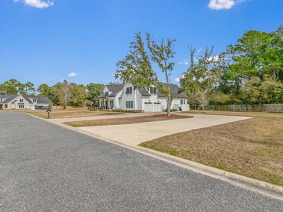 3rd image of 95347 Brookhill Pl