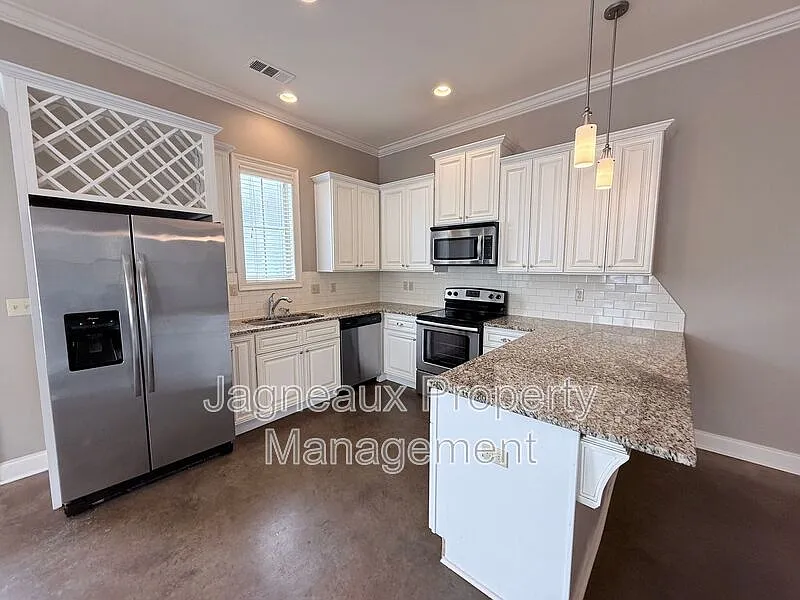 2 bed, 2.0 bath, 980 sqft, $1,595 — Photo 4