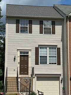 2nd image of 201 Knollwood Ct