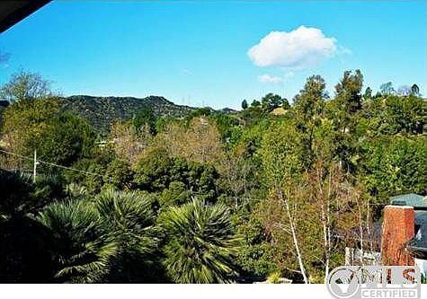 5th image of 105 Anita Dr