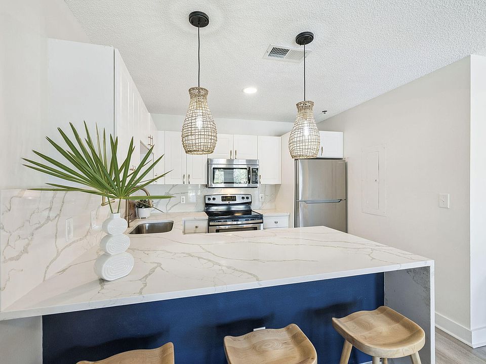 1st image of 144 Spires Ln Unit 207