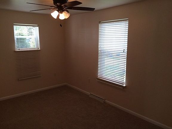 2nd image of 304 Meadville St