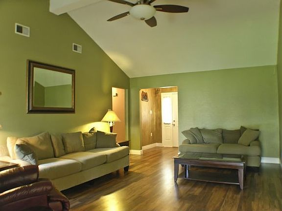 5th image of 1011 Meadowridge Dr