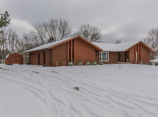 3760 N Armstrong Dr, Bloomington, IN