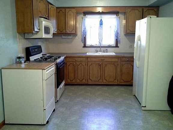 4th image of 642 Morlando Dr