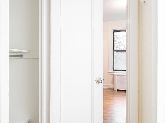 5th image of 305 Lexington Ave APT 2C