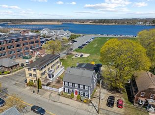 240 Merrimac St APT 4, Newburyport, MA 01950