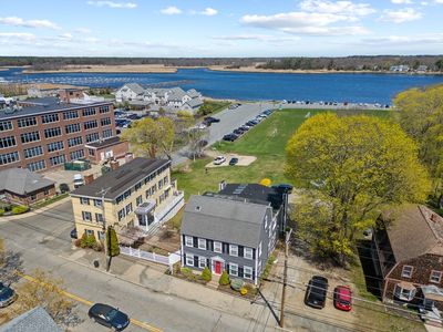 240 Merrimac St APT 4, Newburyport, MA, 01950