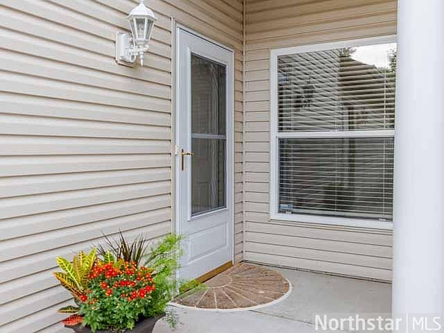 1st image of 10051 Cove Dr