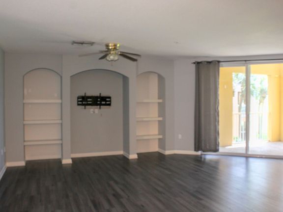 5th image of 5045 Fairways Cir APT D201