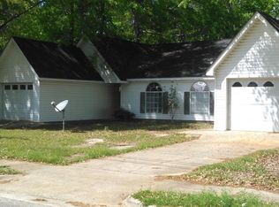 107 E King St, Headland, AL 36345