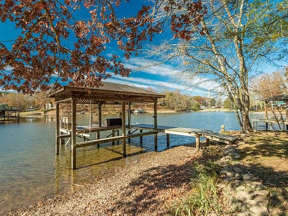 4th image of 1232 River Oaks Dr