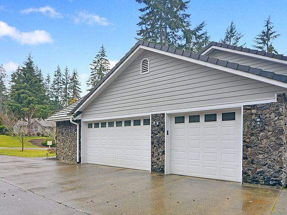 3rd image of 5661 Troon Ave SW