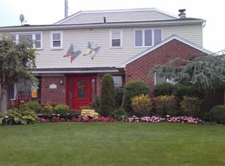 2568 Arleigh Rd, East Meadow, NY 11554