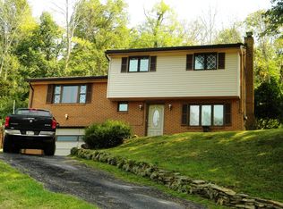 906 Coulterville Rd, White Oak, PA 15131