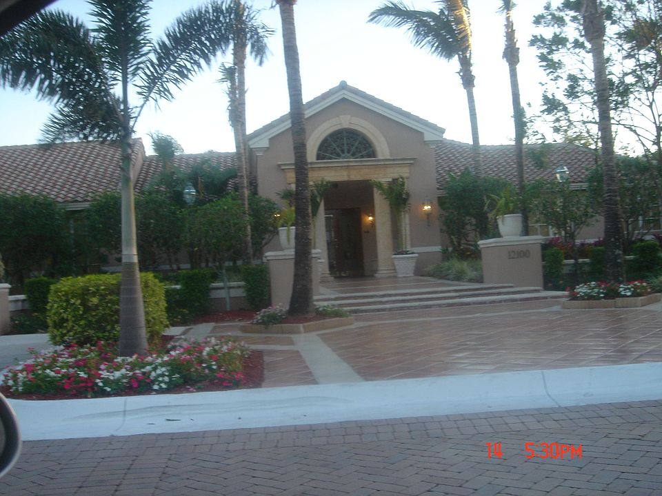1st image of 12118 Saint Andrews Pl APT 105