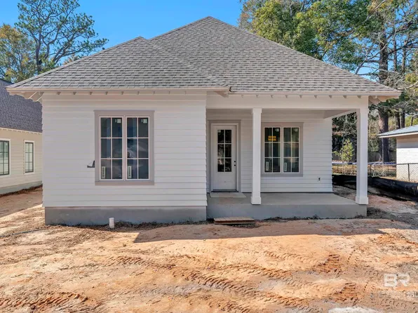 410 Azalea St #101, Fairhope, AL 36532