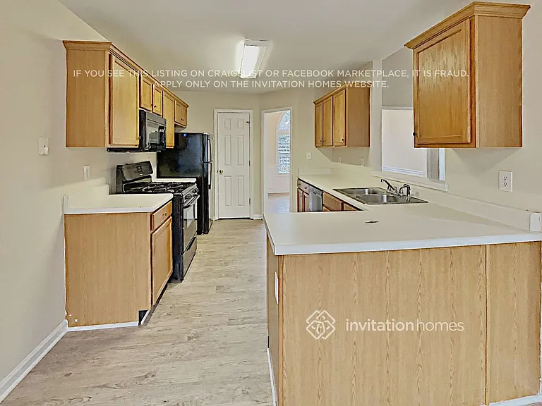 523 Brooks Rd — Photo 7