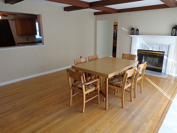 3rd image of 319 Croyden St
