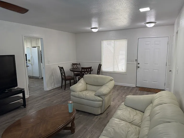 124 W Manfield St — Photo 13