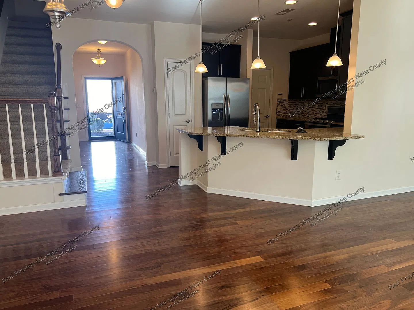 3 bed, 2.5 bath, 1862 sqft, $2,150 — Photo 3